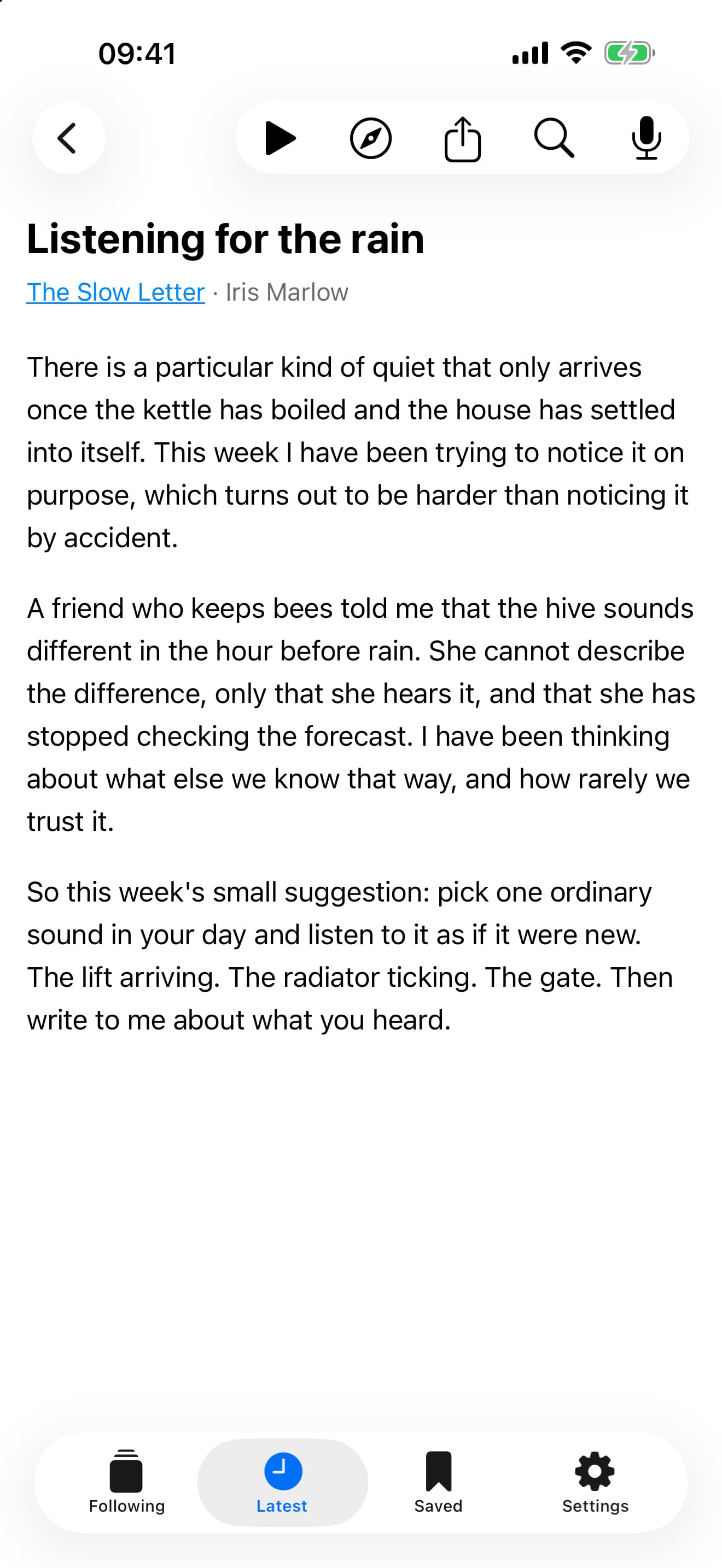 A newsletter issue open in Magpie's reader, with playback controls